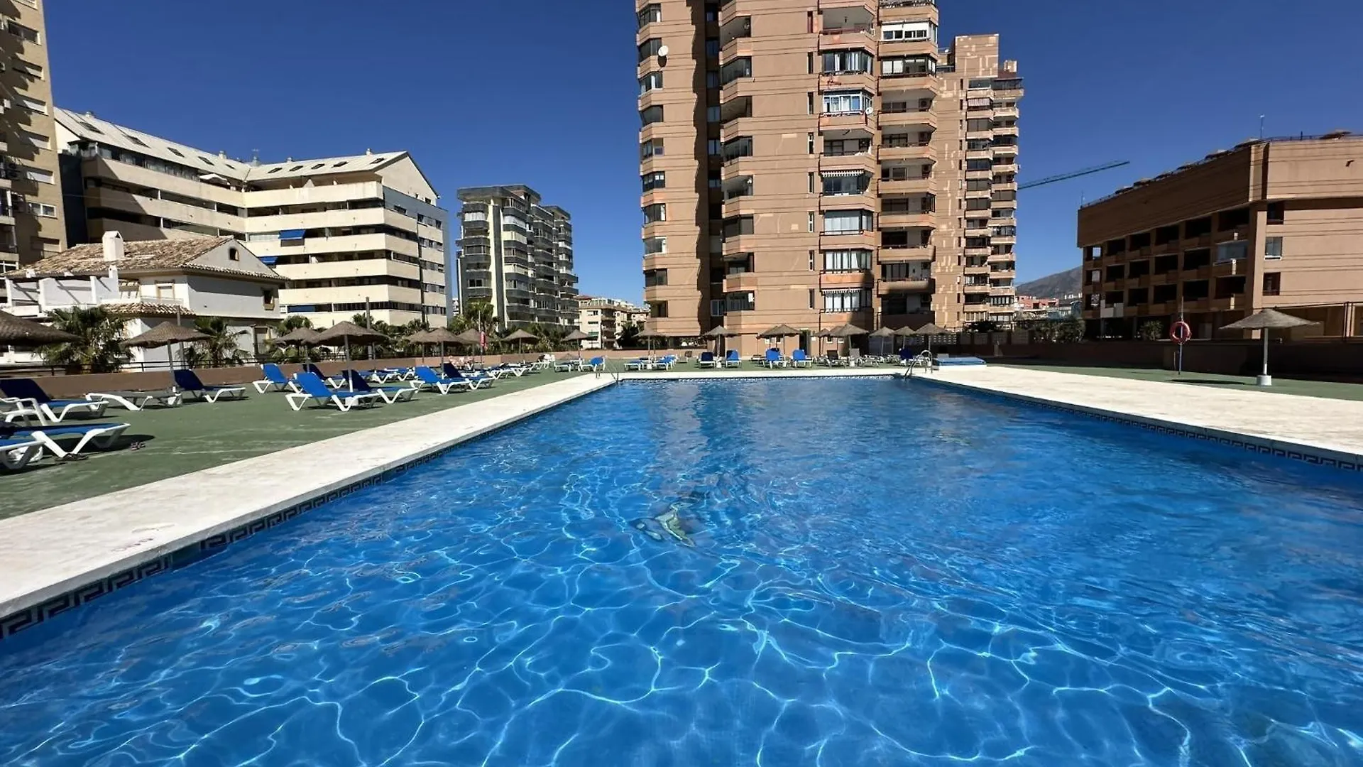 Atico Con Piscina Privada Y Vistas Al Mar Apartment Fuengirola