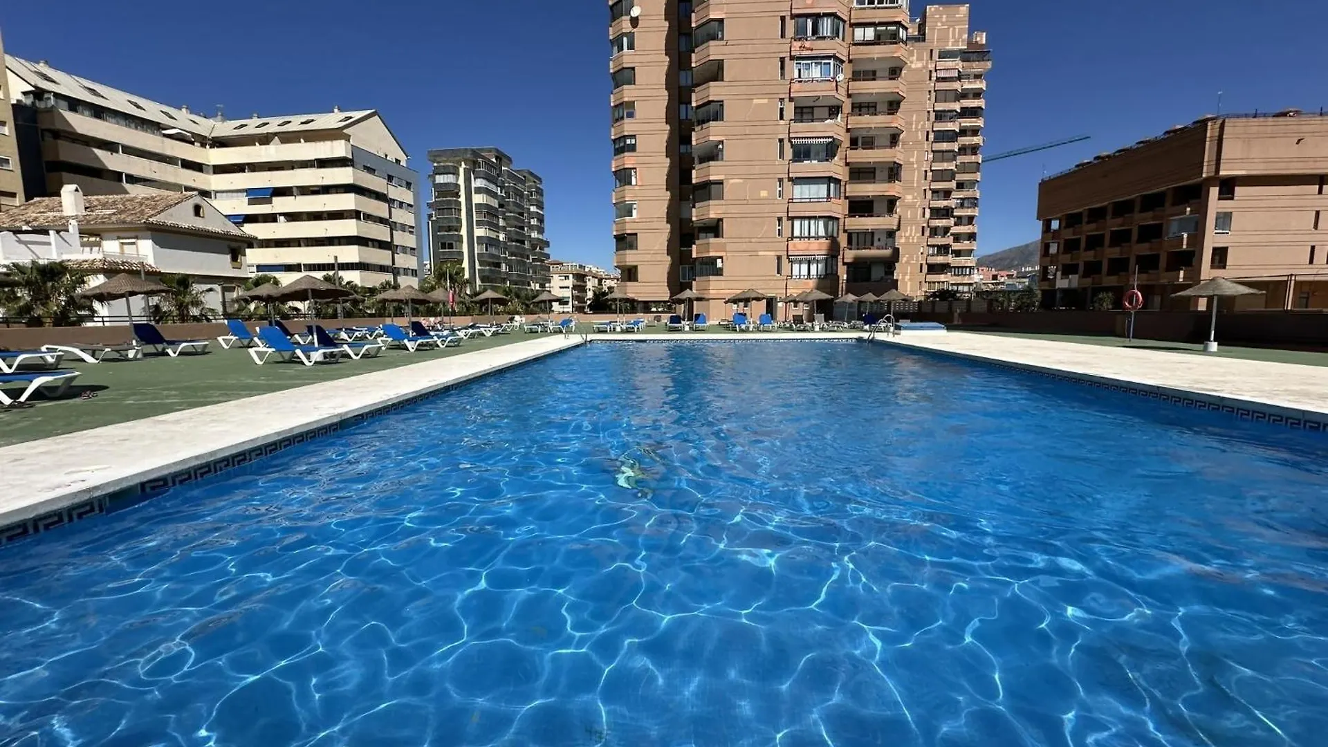 Atico Con Piscina Privada Y Vistas Al Mar Apartment Fuengirola